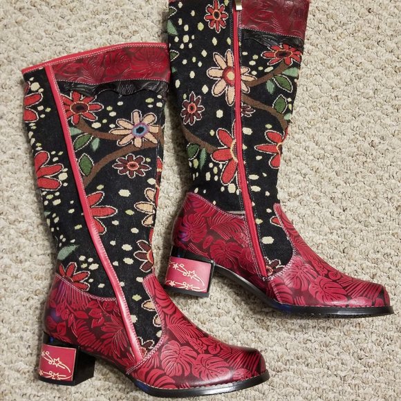 Bohemian Style Boots - Picture 1 of 4